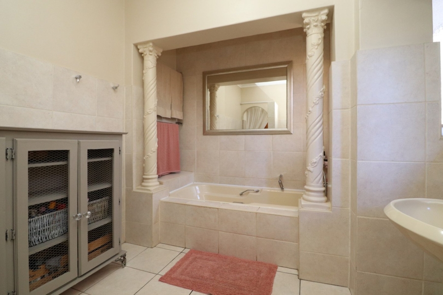 3 Bedroom Property for Sale in Wilkoppies North West